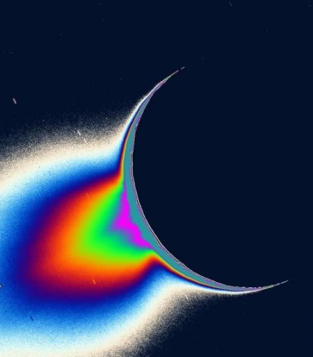 엔셀라두스 거대분출의 착색사진